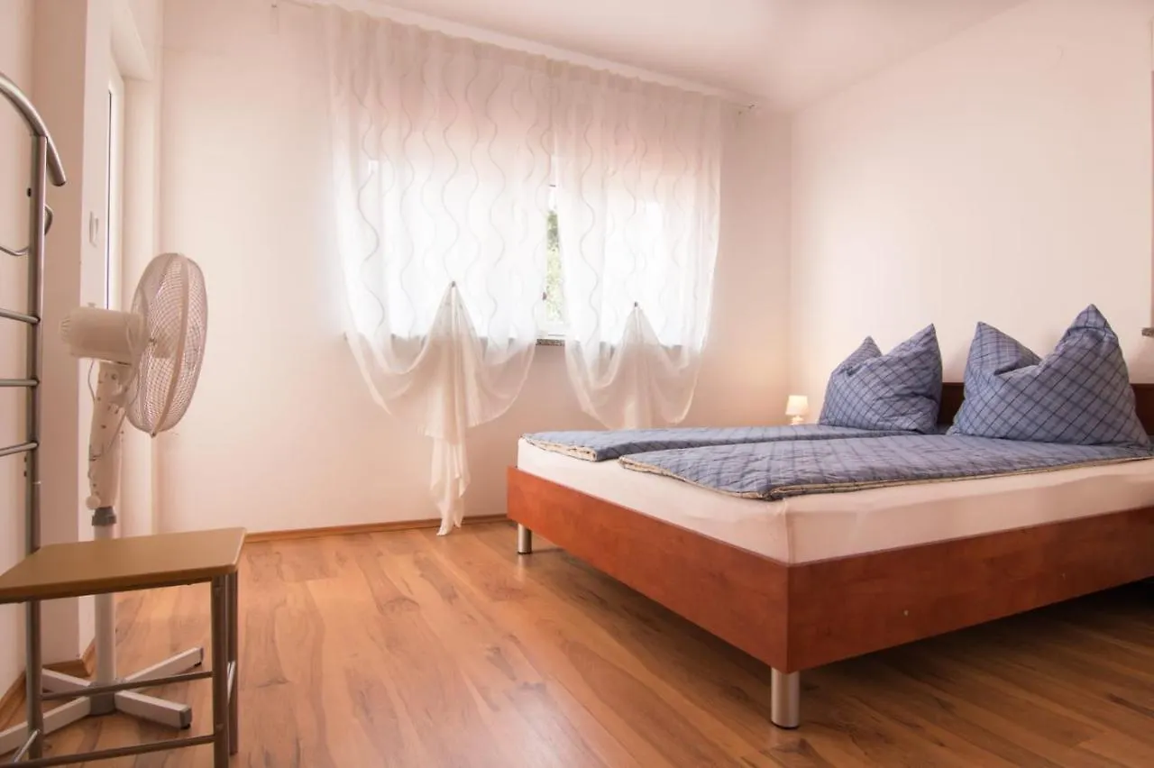 Apartments Jela 2124 Fazana 0*,  Croatia