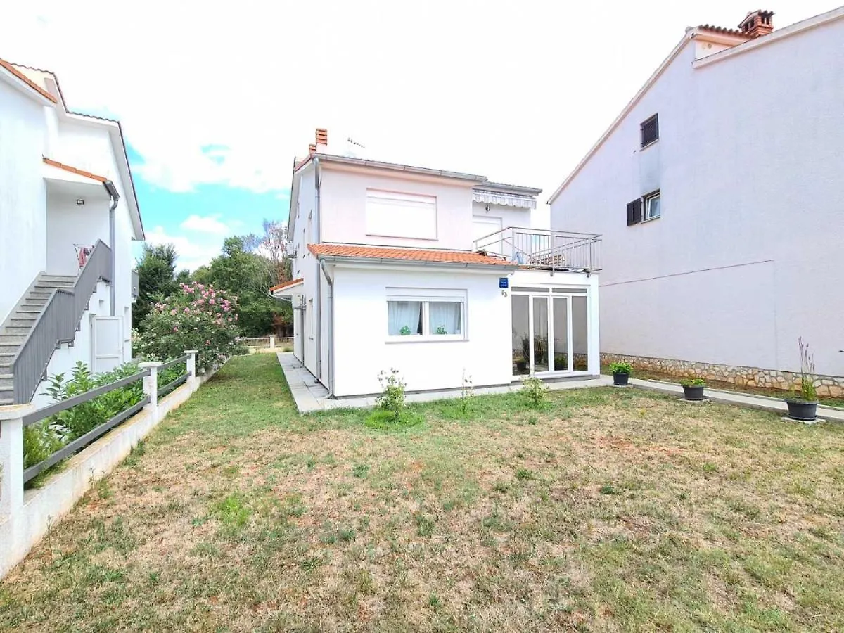 Apartments Jela 2124 Fazana 0*,